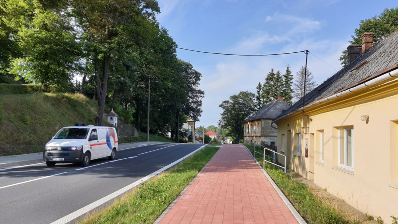 Smíšená stezka v Lomnici - Etapa III. - od křižovatky III/4401 po etapu II.