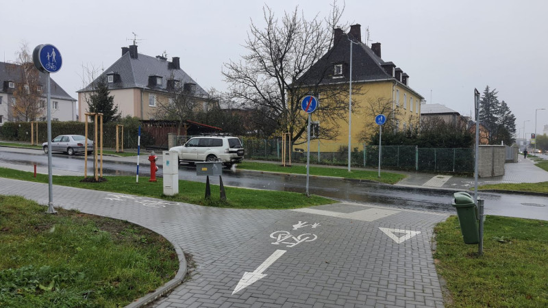 Smíšená stezka pro chodce a cyklisty ulice Olomoucká – I. a II. etapa