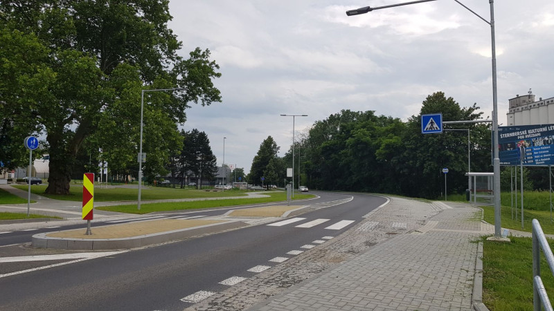 Smíšená stezka pro chodce a cyklisty ulice Olomoucká – I. a II. etapa